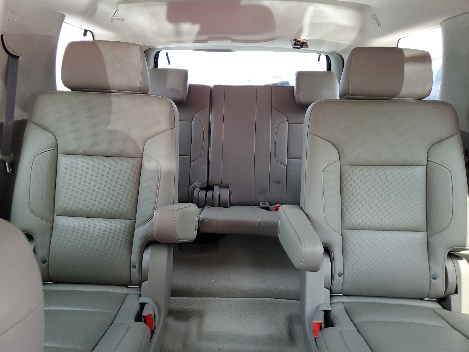 1GNSCCKCXKR231986 2019 Chevrolet Tahoe C1500 Premier