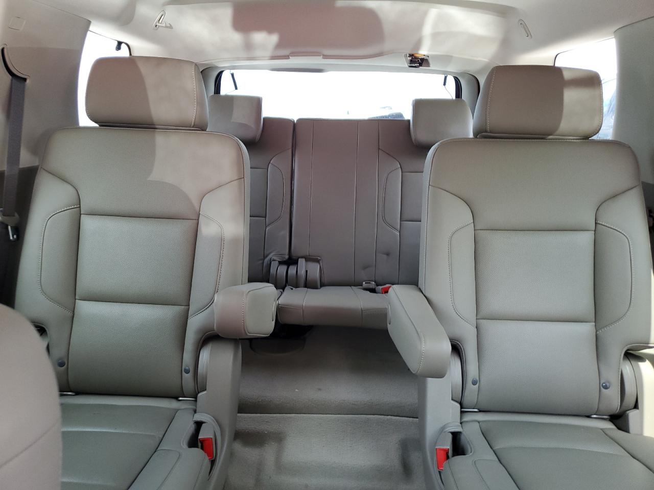 2019 Chevrolet Tahoe C1500 Premier VIN: 1GNSCCKCXKR231986 Lot: 52023934