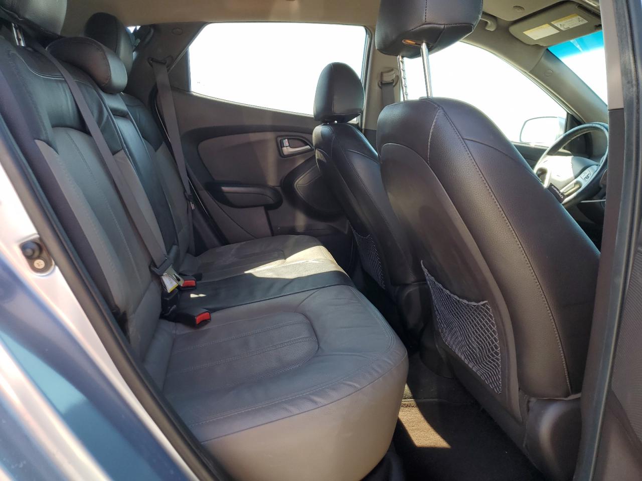 2012 Hyundai Tucson - Image 11