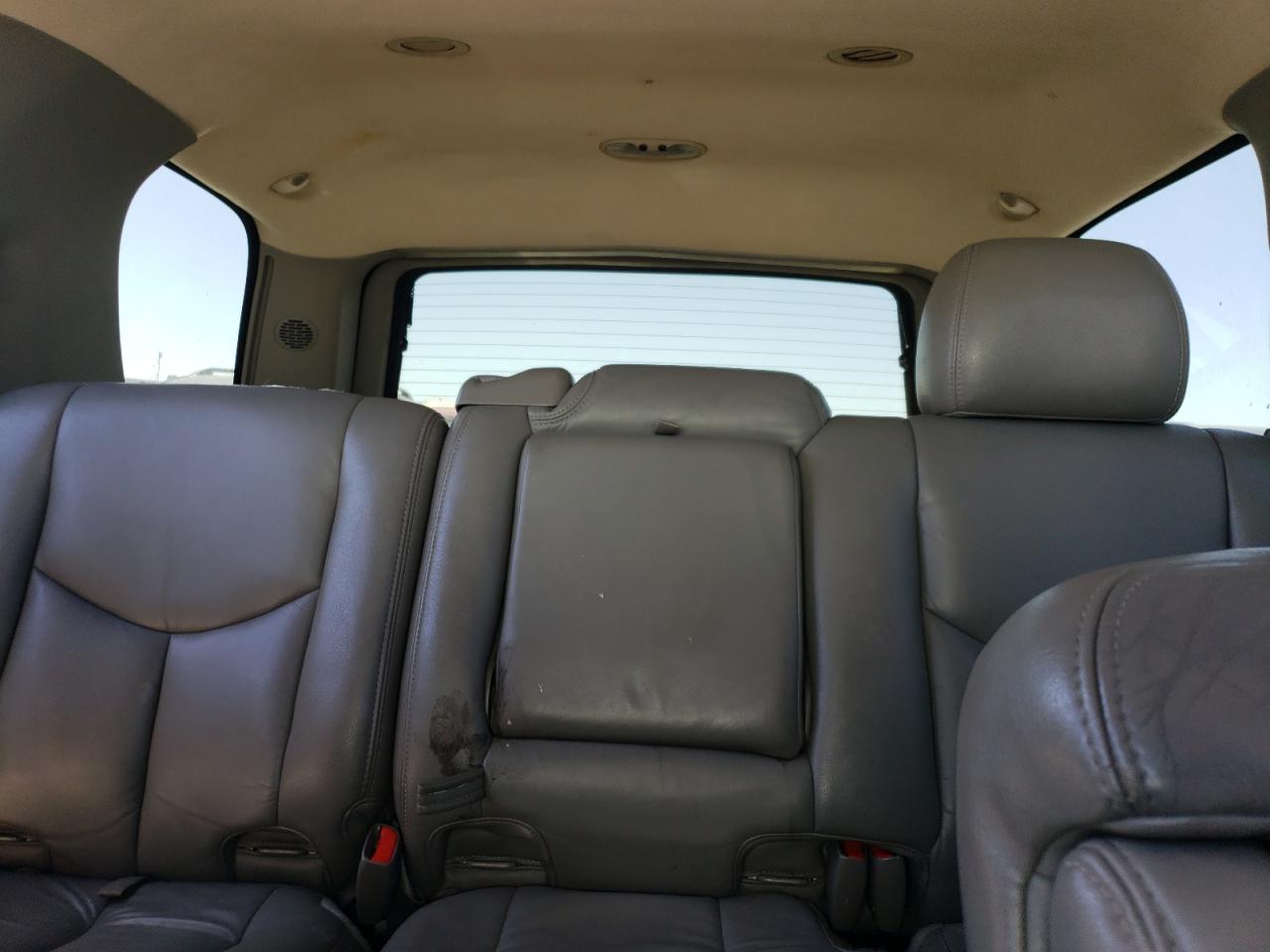 2005 Chevrolet Tahoe K1500 VIN: 1GNEK13T15R160572 Lot: 52240354