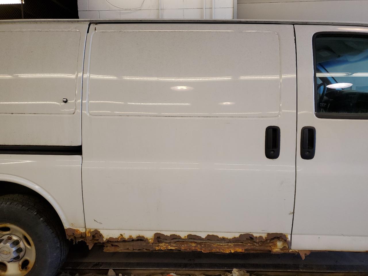 1GCGG25UX41120857 2004 Chevrolet Express G2500