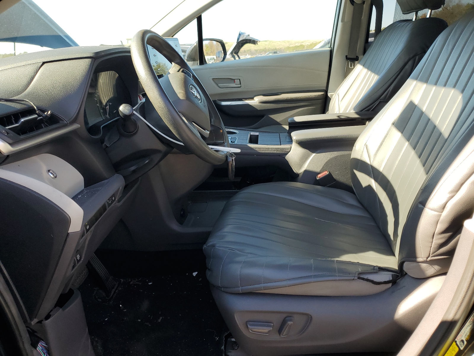 5TDKRKEC8MS004748 2021 Toyota Sienna Le