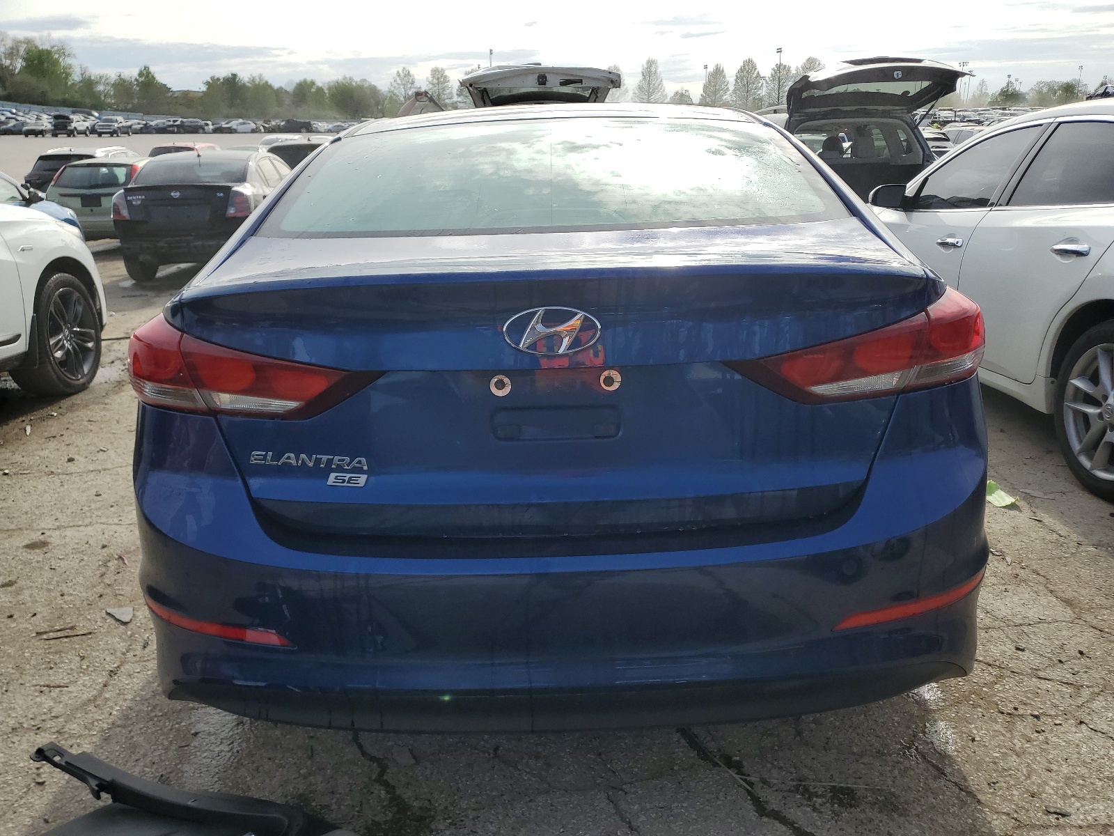 2018 Hyundai Elantra Se vin: 5NPD74LF5JH229041