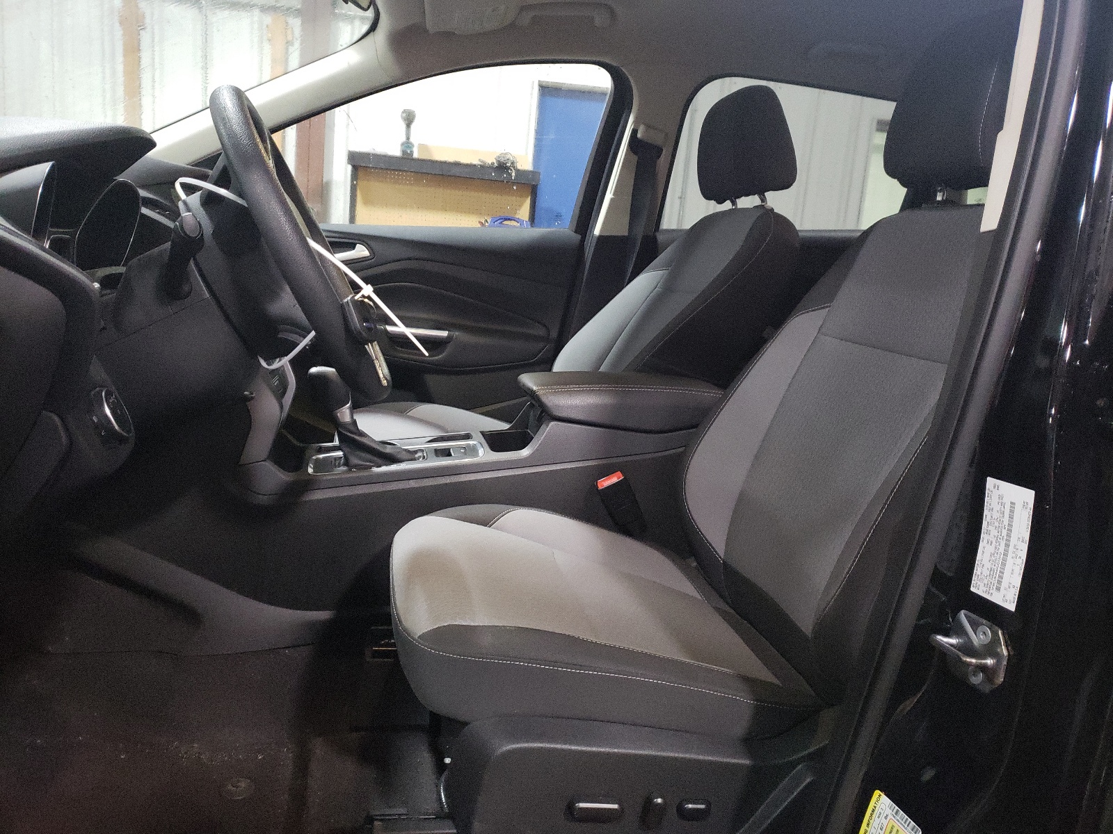 1FMCU9G94HUD33022 2017 Ford Escape Se