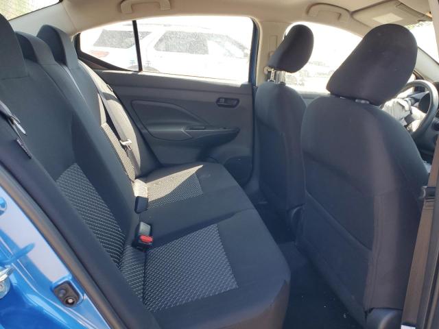  NISSAN VERSA 2023 Синий