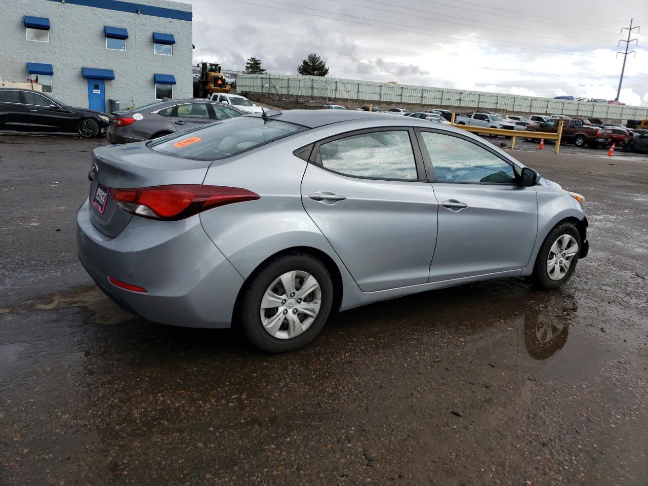 5NPDH4AE8GH666015 2016 Hyundai Elantra Se