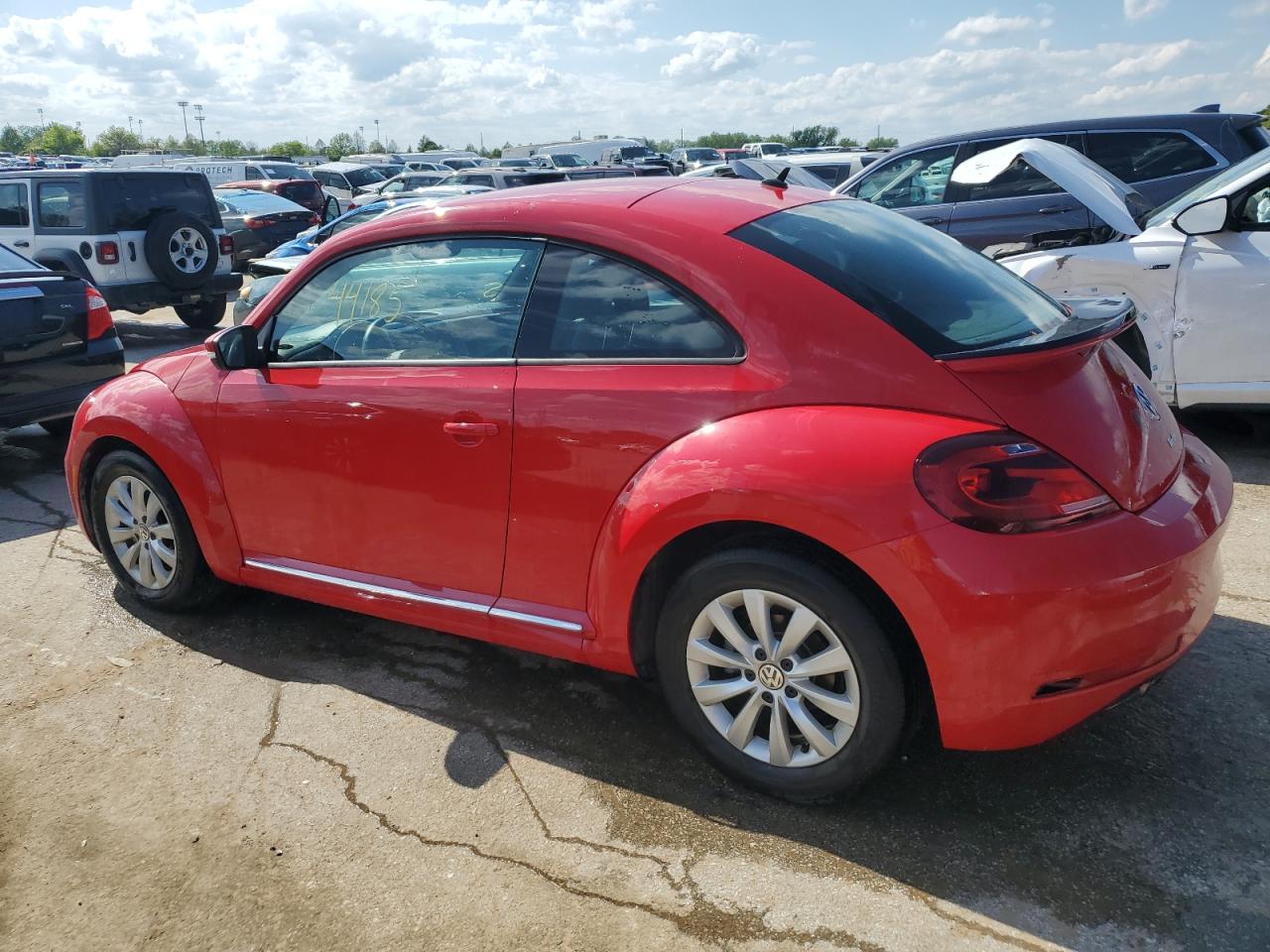 3VWFD7AT5KM719192 2019 Volkswagen Beetle S