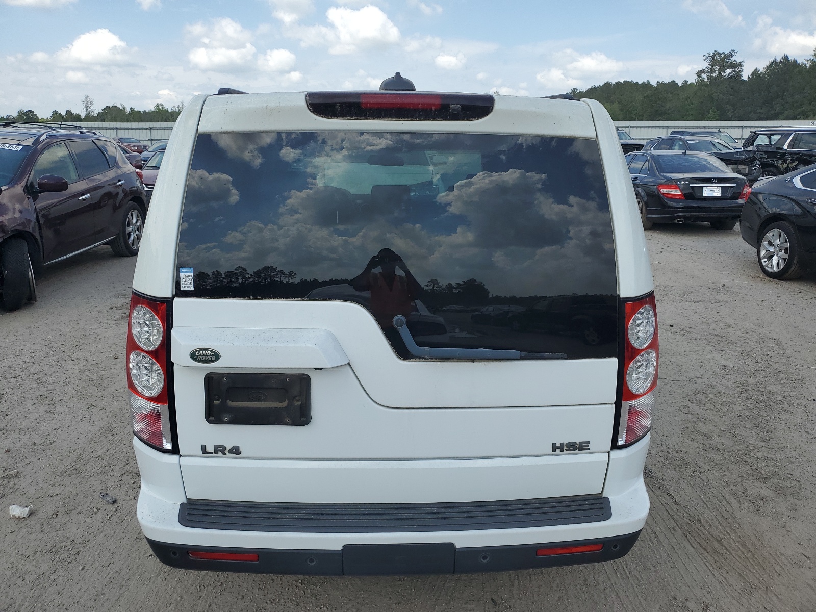 SALAG2D4XBA561742 2011 Land Rover Lr4 Hse