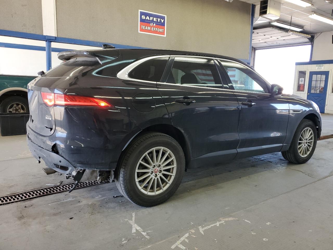 SADCS2FX3KA390570 2019 Jaguar F-Pace