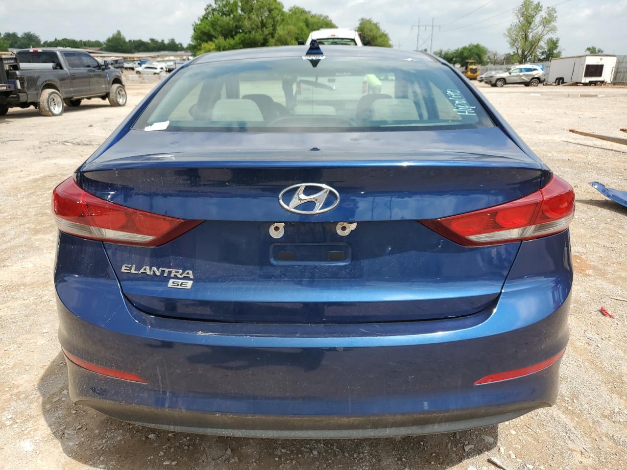 5NPD74LF8JH392542 2018 Hyundai Elantra Se