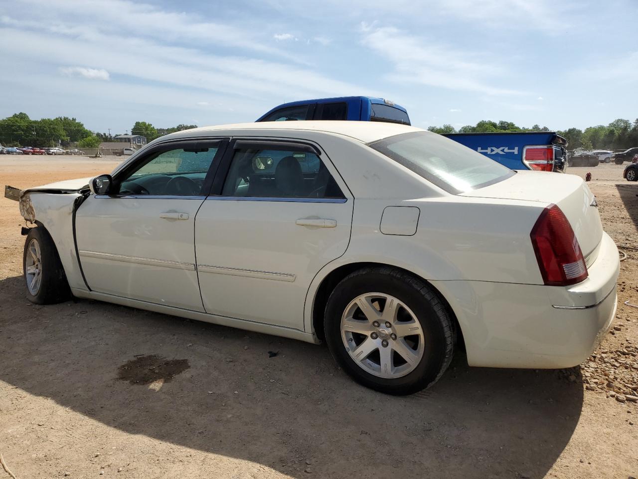2006 Chrysler 300 - Image 2