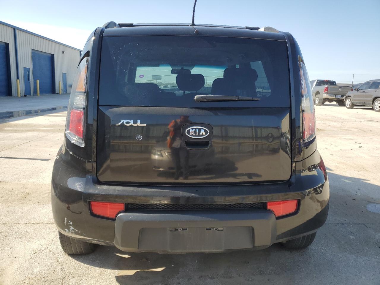 2010 Kia Soul + VIN: KNDJT2A21A7052379 Lot: 50832774