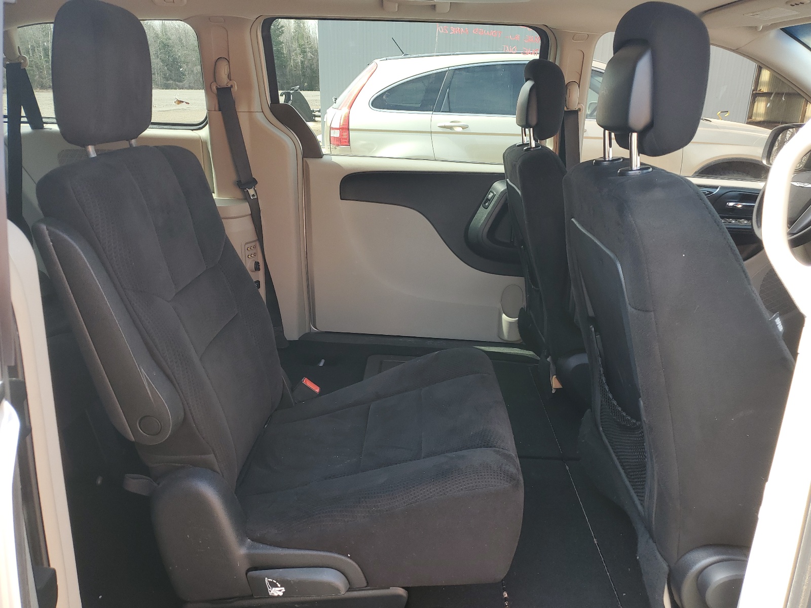 2A4RR5DG3BR754238 2011 Chrysler Town & Country Touring