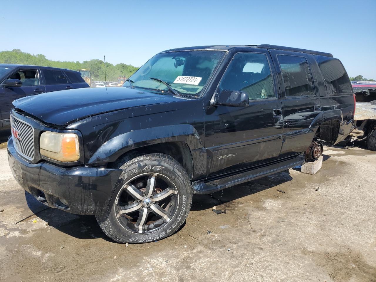 2000 Gmc Yukon Denali for Sale in Memphis, TN - Rear End