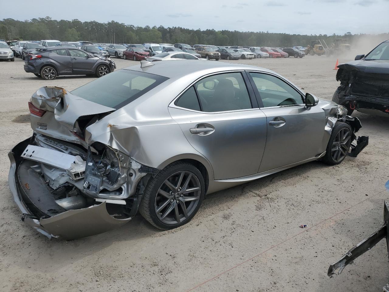 2016 Lexus IS - Image 3