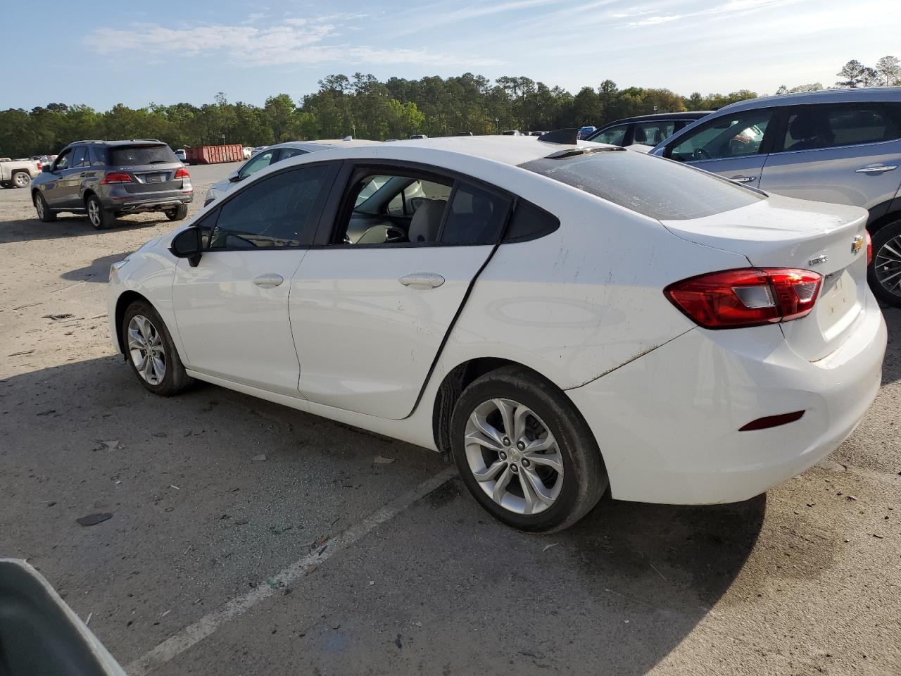 VIN 1G1BC5SM8K7150020 2019 CHEVROLET CRUZE no.2