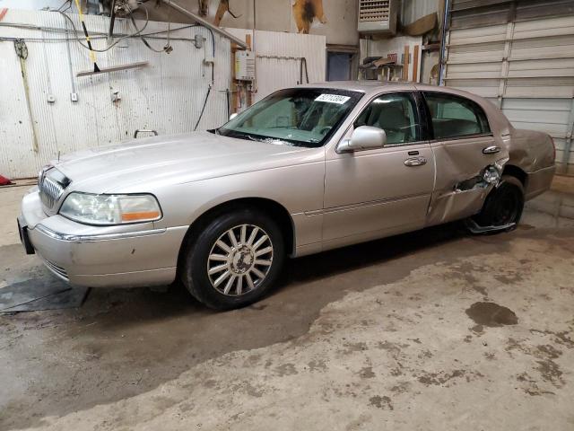 2003 Lincoln Town Car Executive