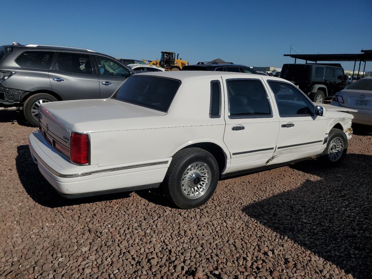 1997 Lincoln Town Car - Image 3