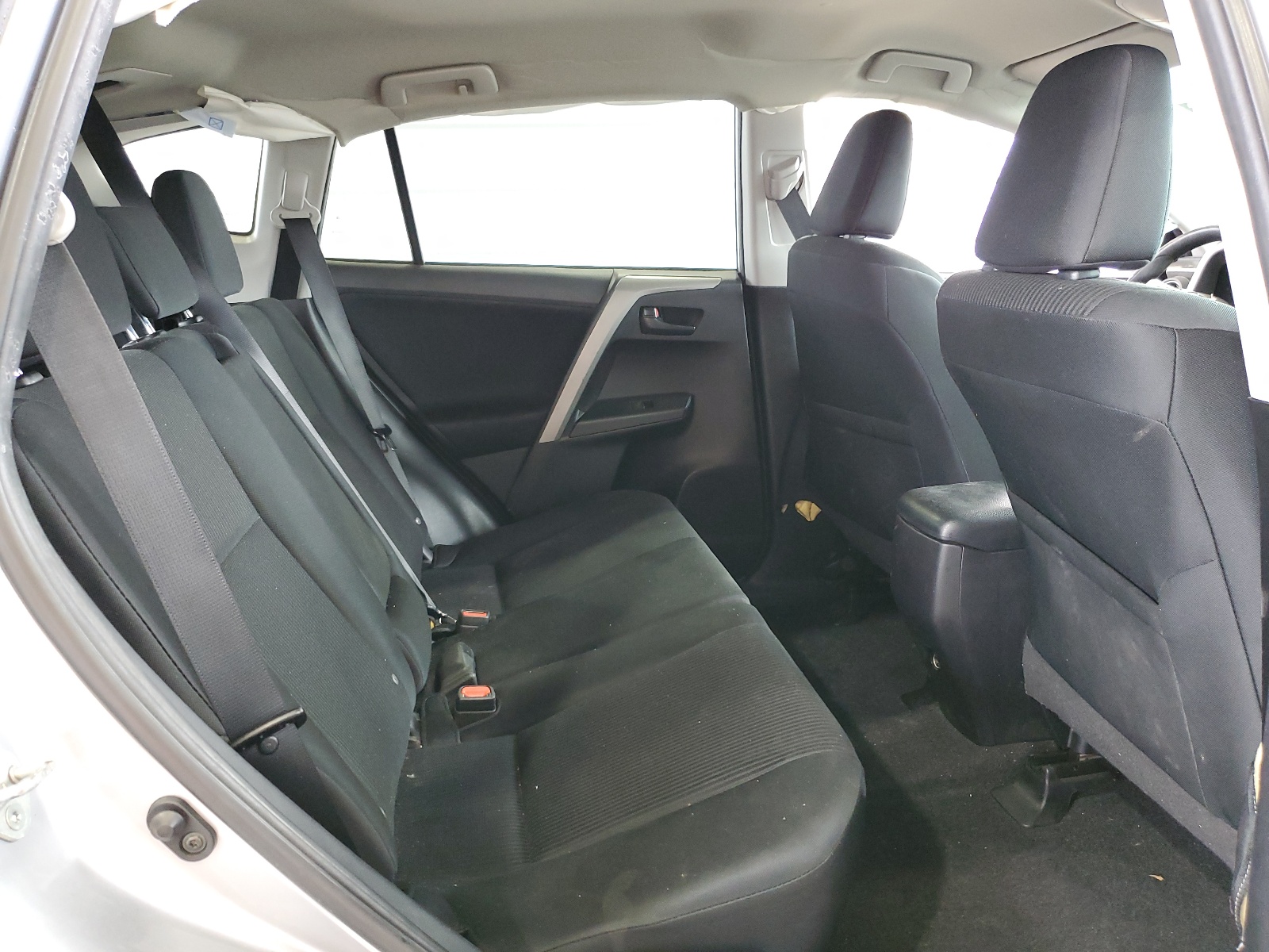 2T3ZFREV0HW360245 2017 Toyota Rav4 Le