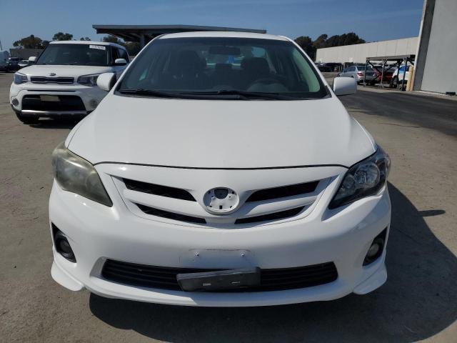 Седаны TOYOTA COROLLA 2012 Белый
