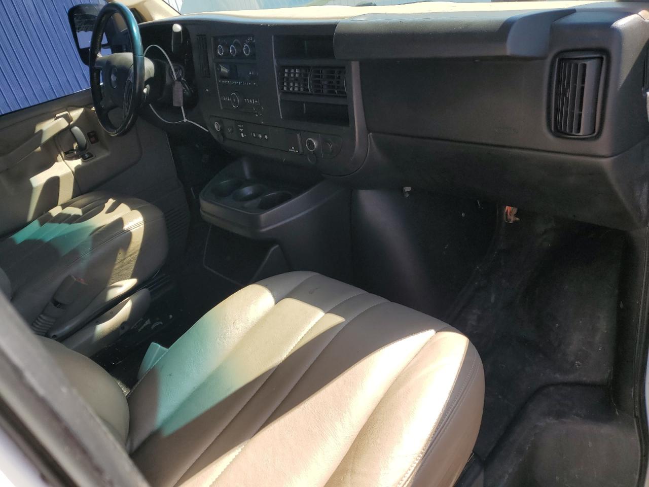 2017 Chevrolet Express G2500 VIN: 1GCWGAFF8H1118083 Lot: 49868394