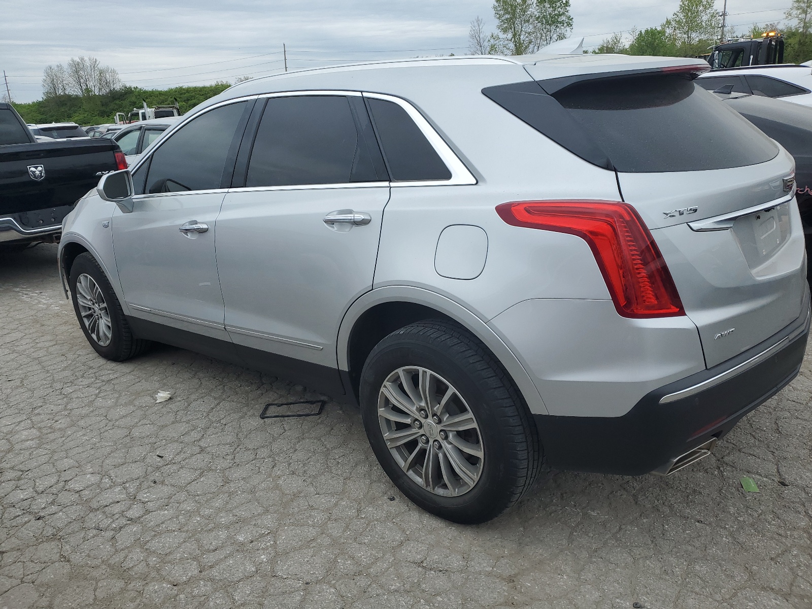 1GYKNDRS7HZ222171 2017 Cadillac Xt5 Luxury