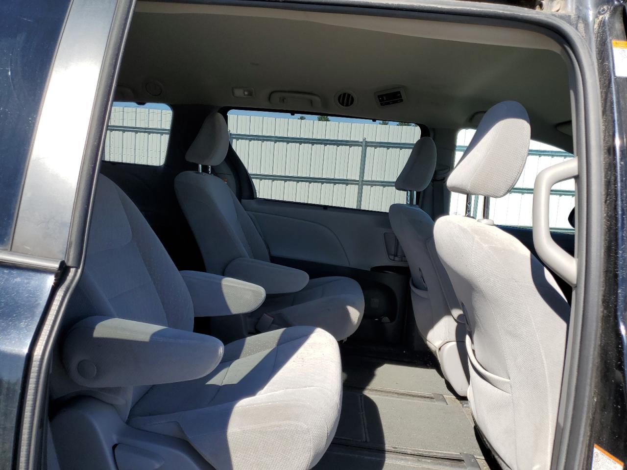 2018 Toyota Sienna Le VIN: 5TDJZ3DC1JS201260 Lot: 59564655