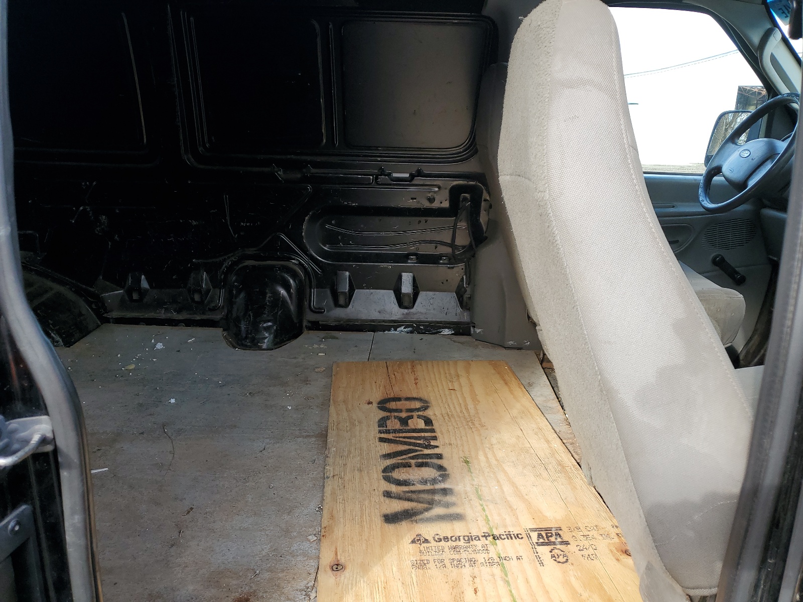 1FTNE24W36HA64612 2006 Ford Econoline E250 Van