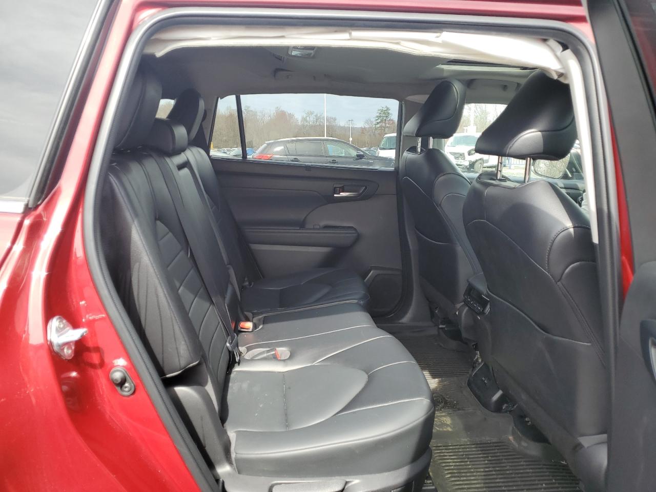 2022 Toyota Highlander Xle VIN: 5TDGZRBH8NS568707 Lot: 51174984