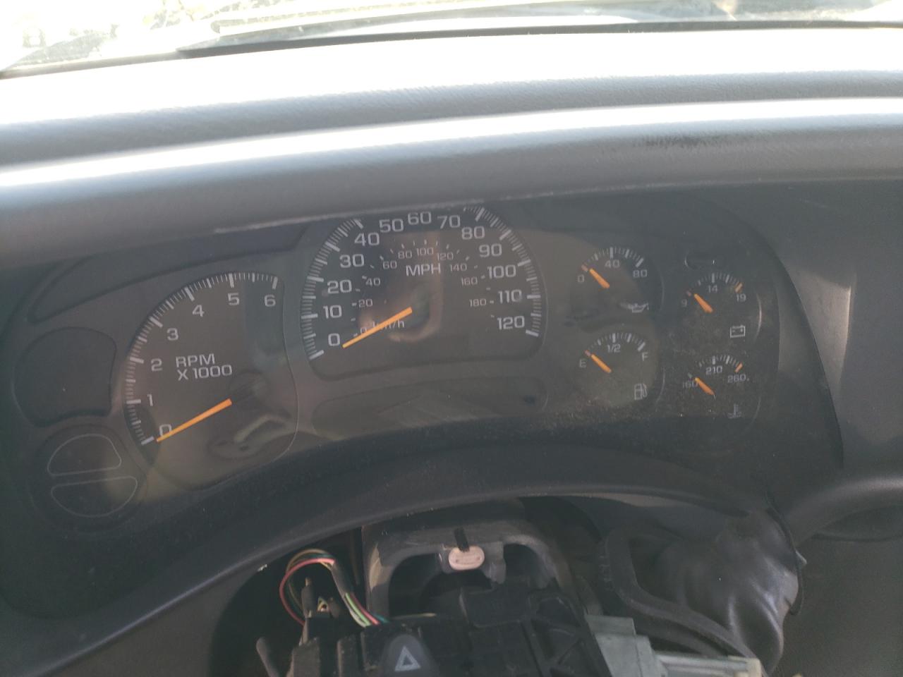 2005 Chevrolet Tahoe K1500 VIN: 1GNEK13T15R160572 Lot: 52240354