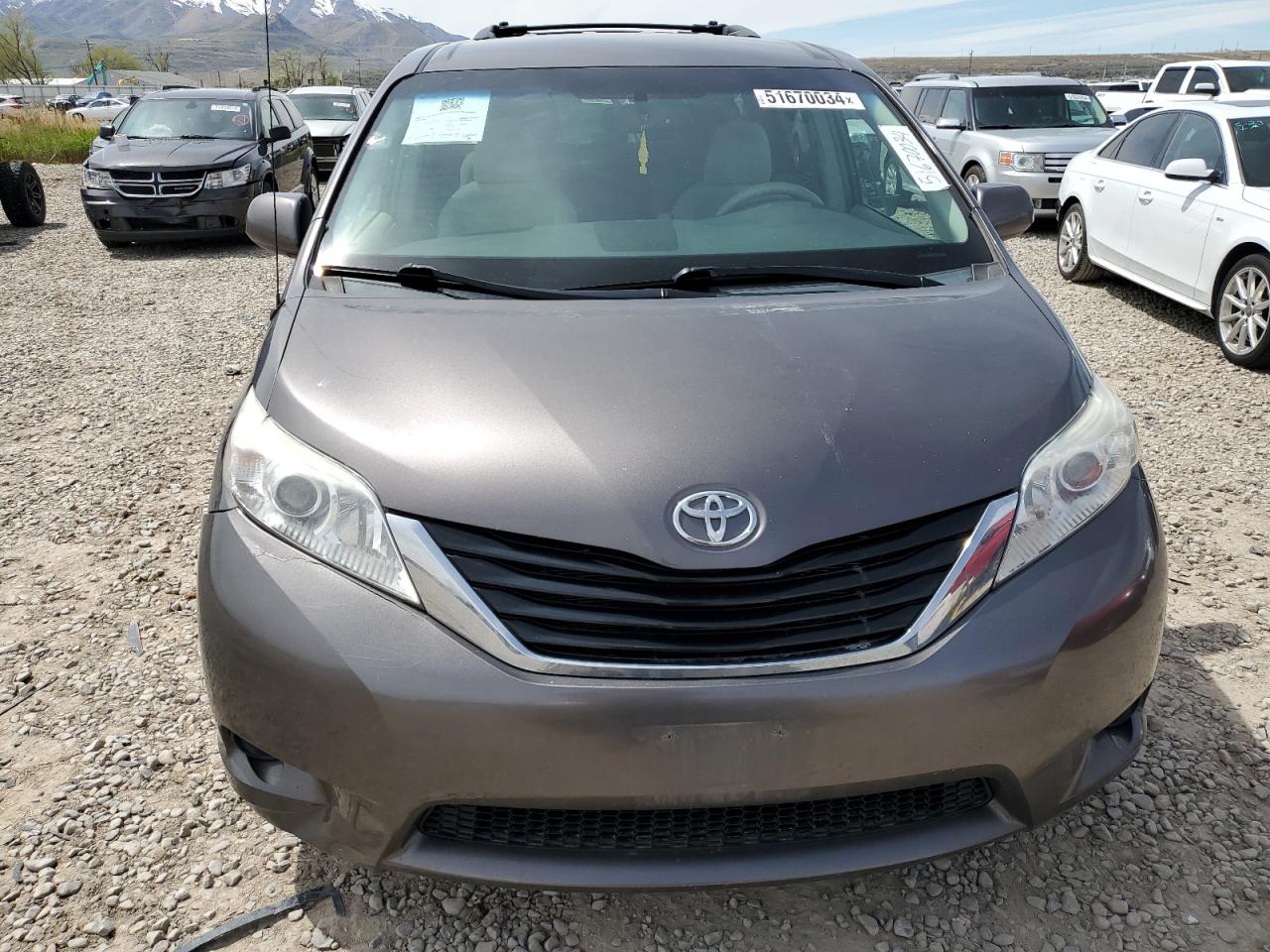 5TDJK3DC4CS044511 2012 Toyota Sienna Le