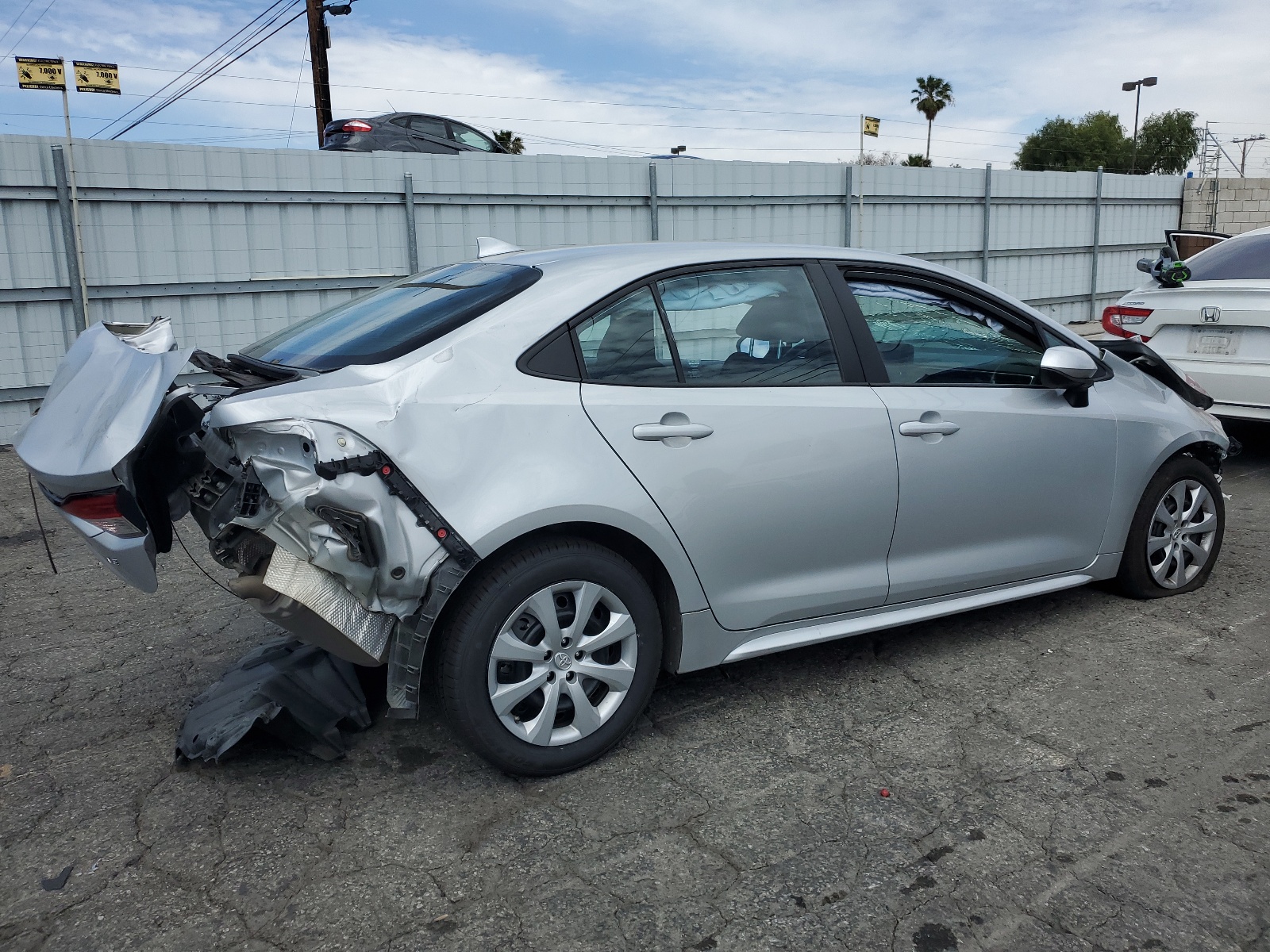 2022 Toyota Corolla Le vin: 5YFEPMAE3NP330277