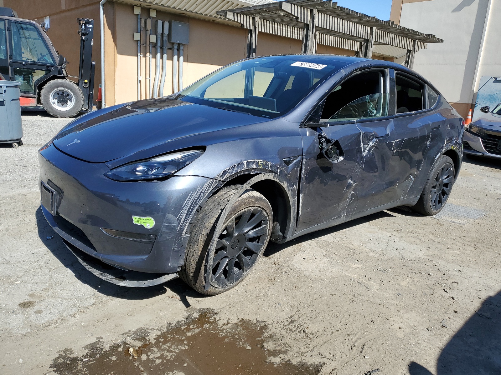 2023 Tesla Model Y vin: 7SAYGDEE2PF630739