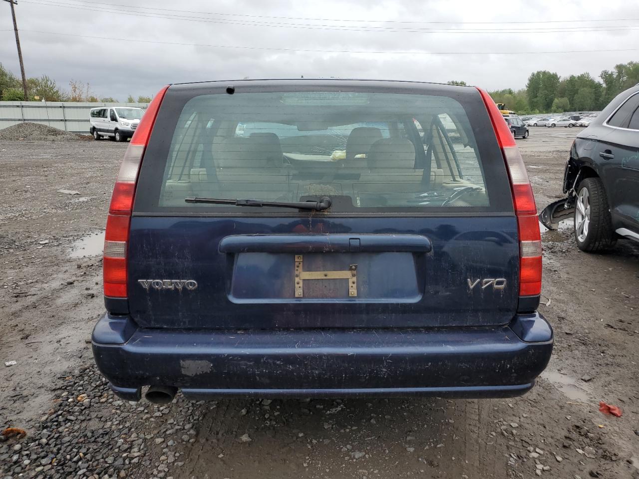 YV1LW5575W2504937 1998 Volvo V70