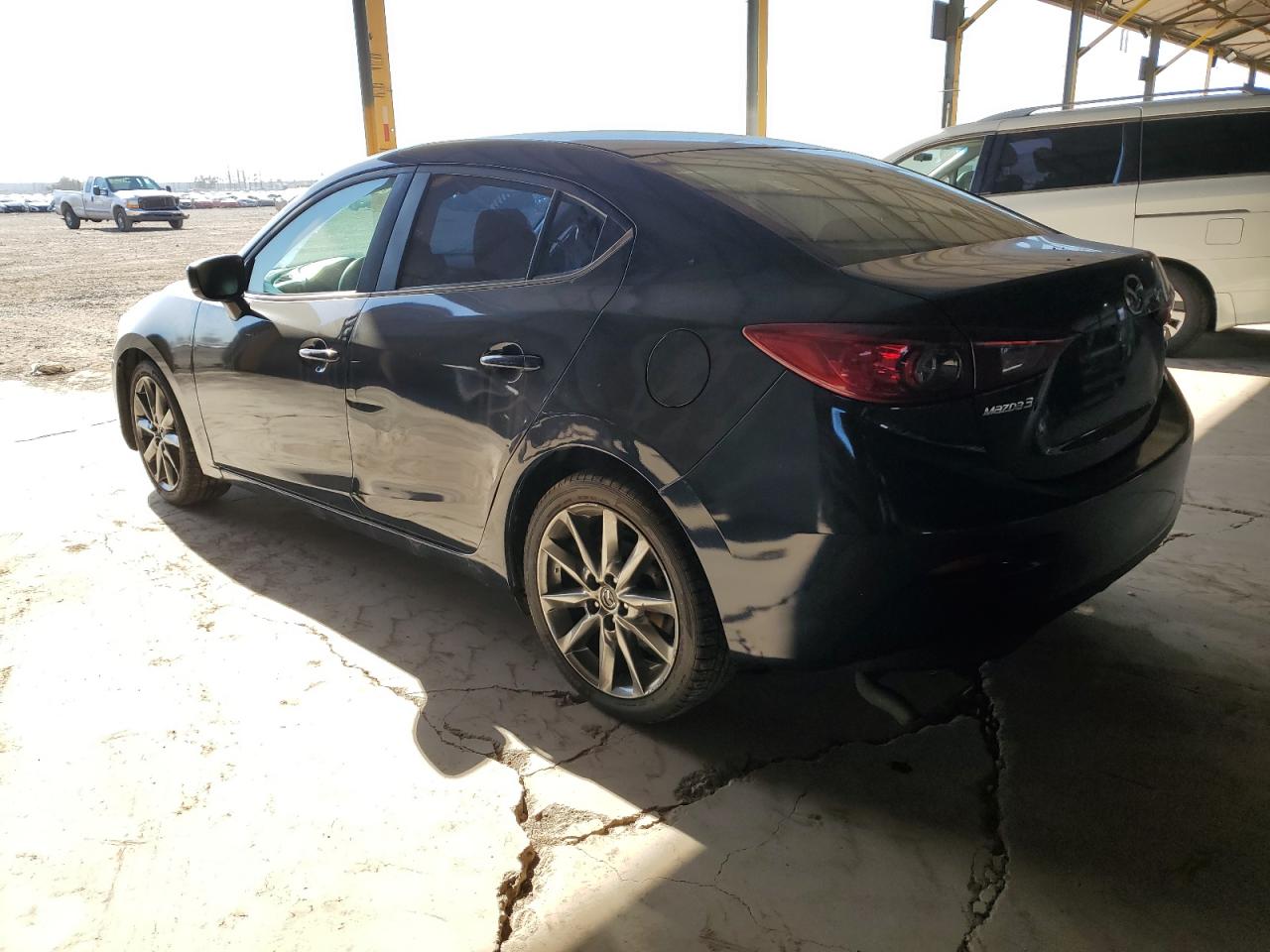 3MZBN1U74HM138475 2017 MAZDA 3 - Image 2