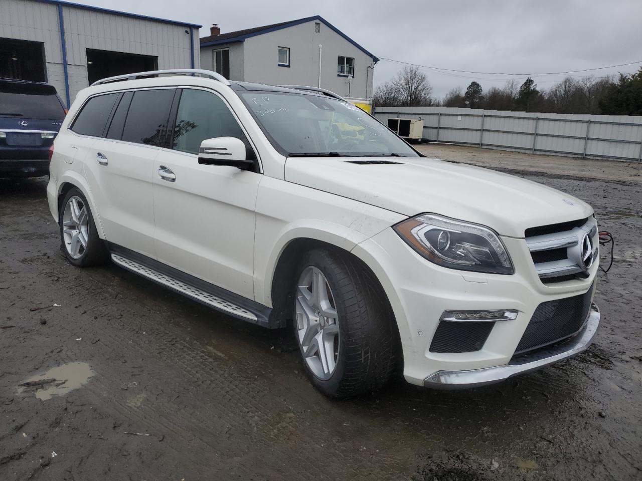 4JGDF7DE8FA588890 2015 Mercedes-Benz Gl 550 4Matic