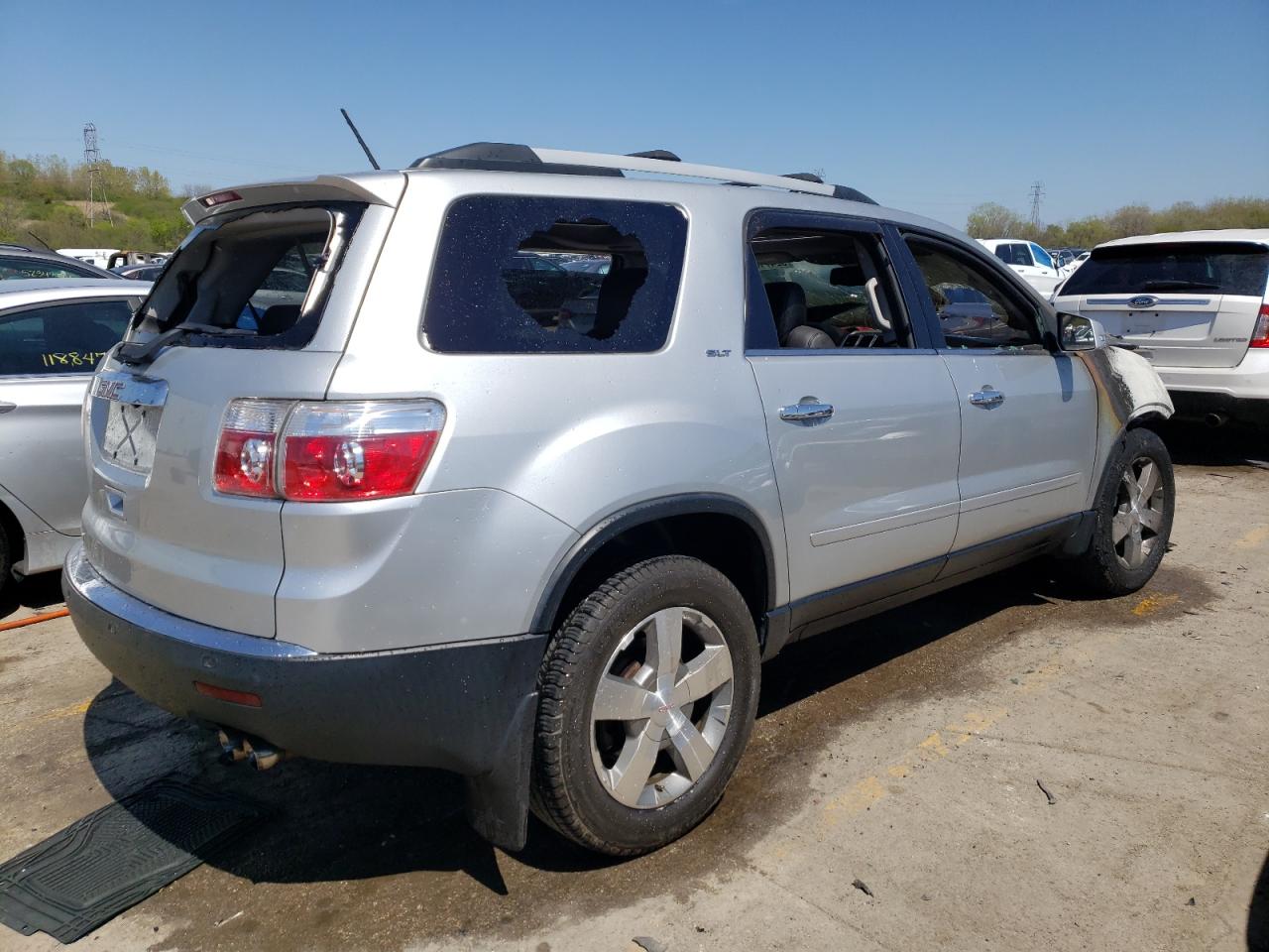 2011 GMC Acadia - Image 3