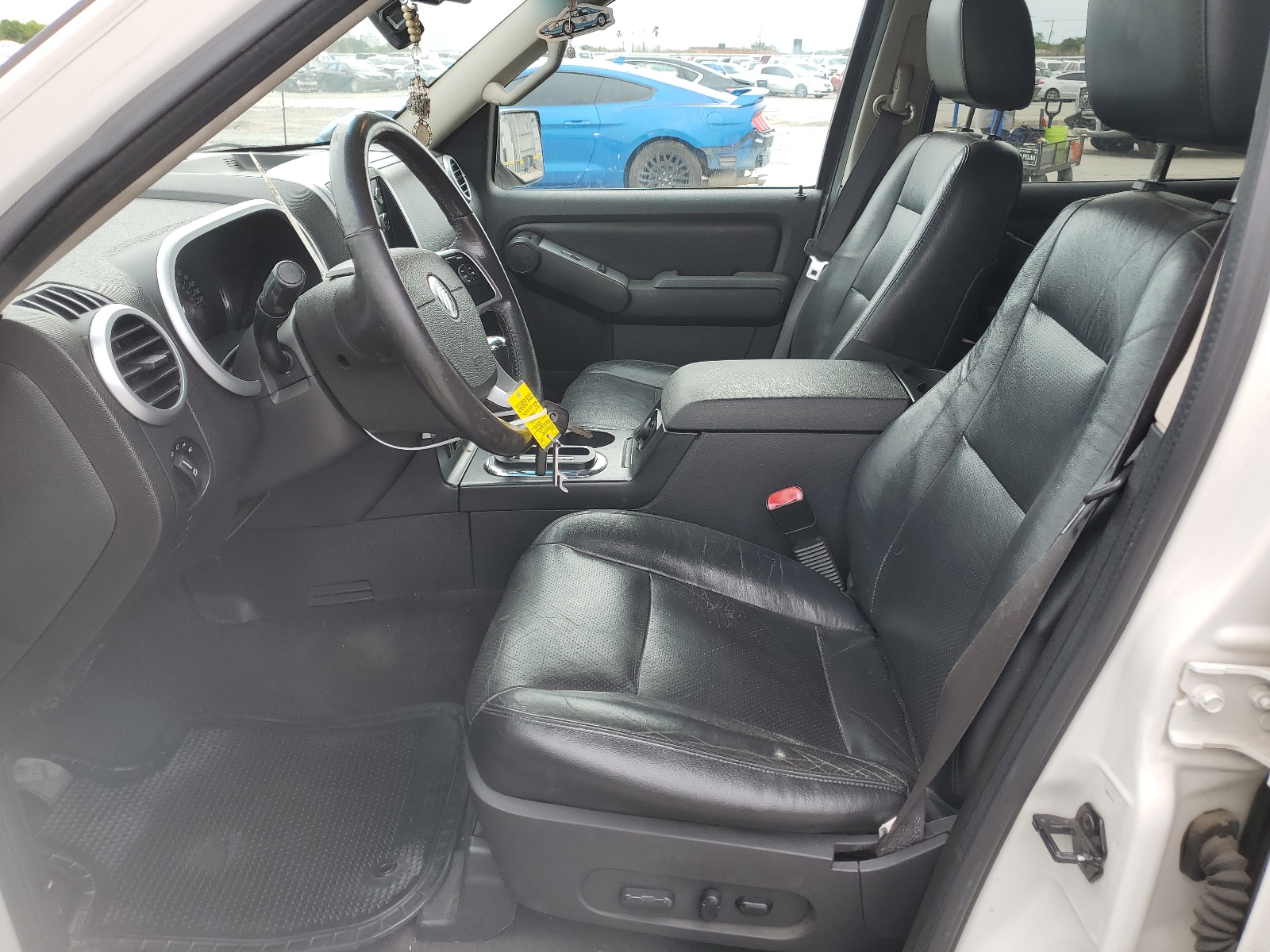 4M2EU37E48UJ02736 2008 Mercury Mountaineer Luxury