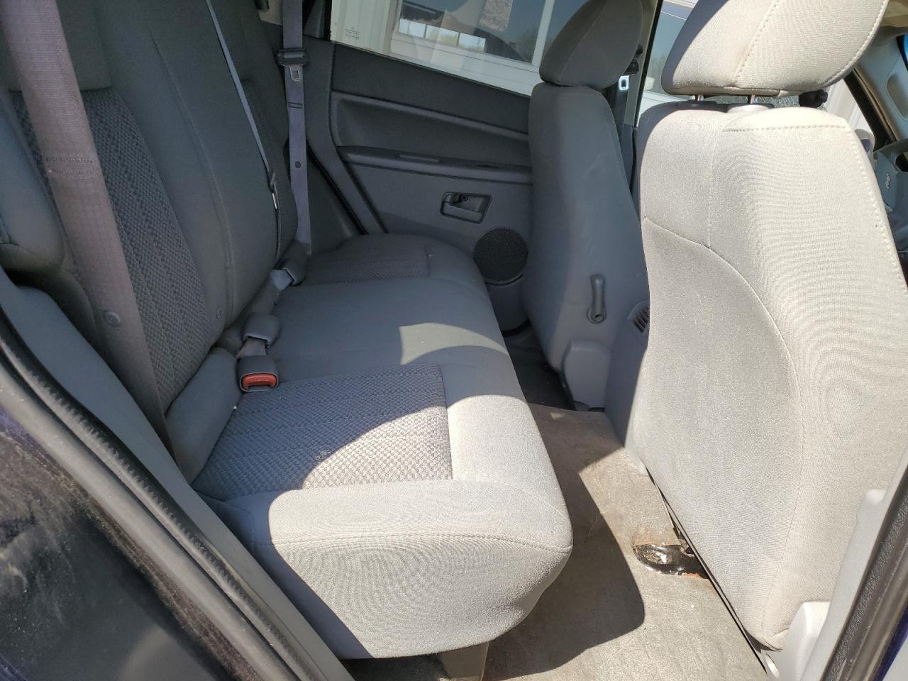 2006 Jeep Grand Cherokee - Image 11