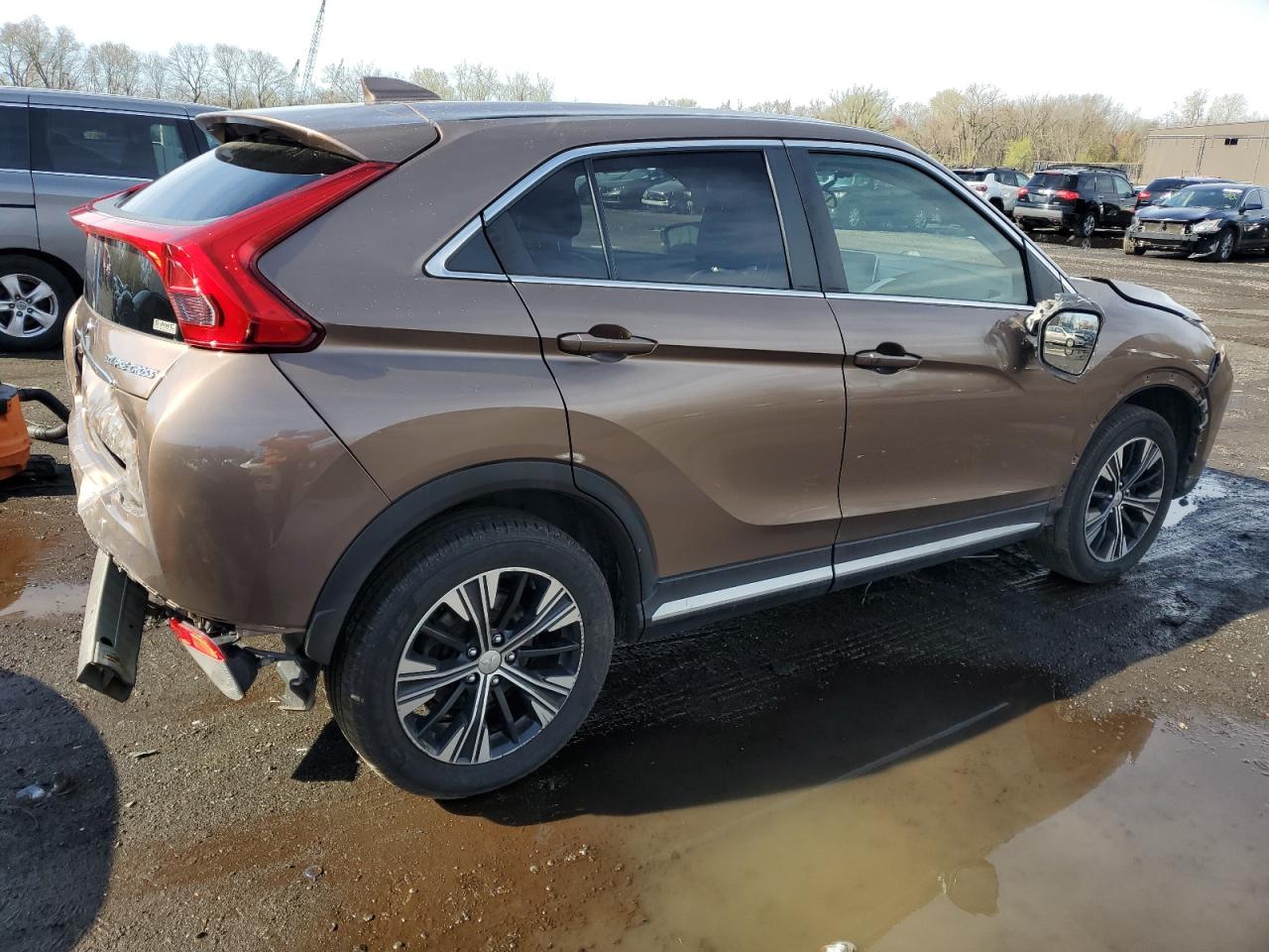 2019 Mitsubishi Eclipse - Image 3