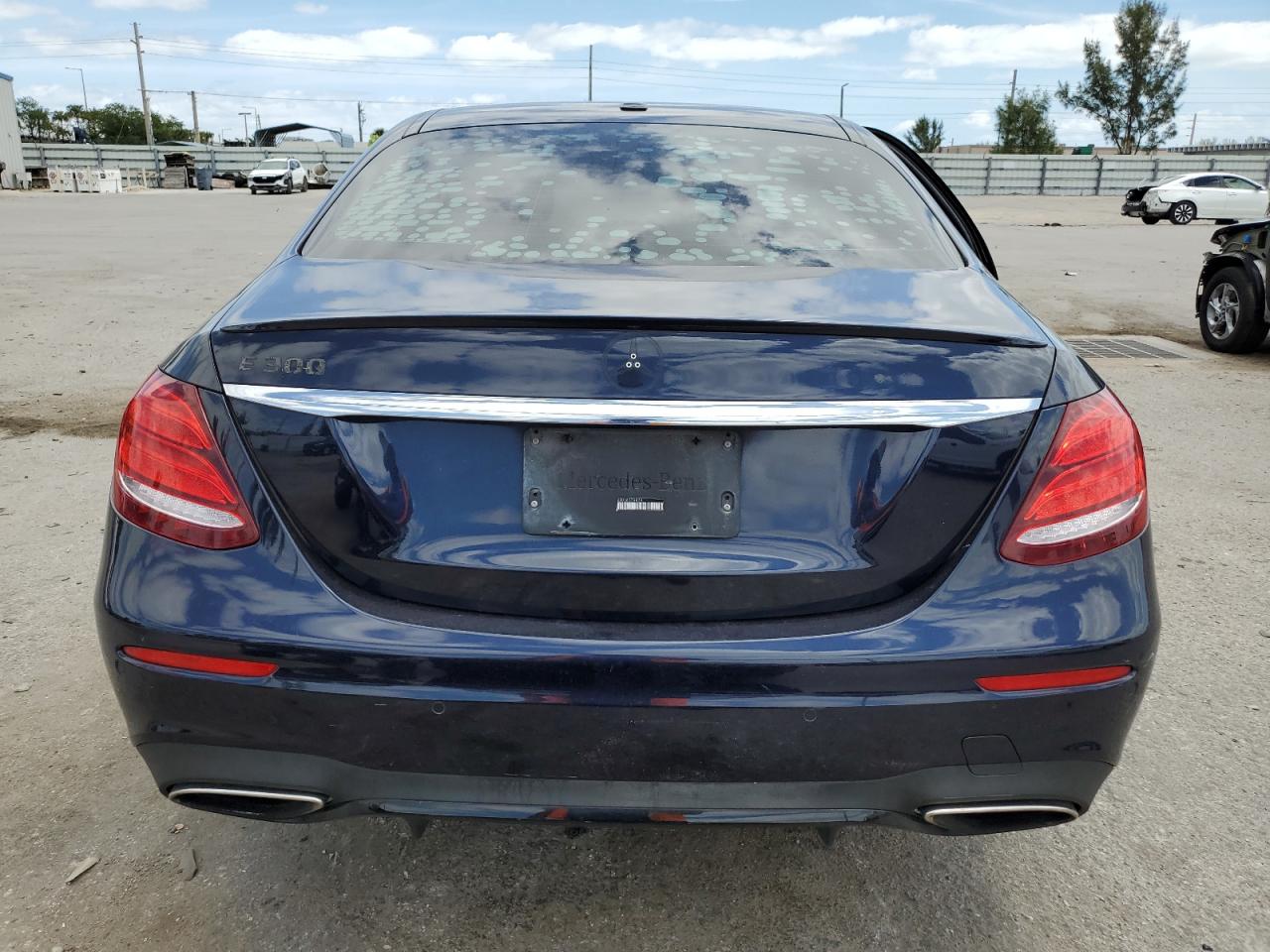 2018 Mercedes-Benz E 300 VIN: WDDZF4JBXJA379829 Lot: 48970574