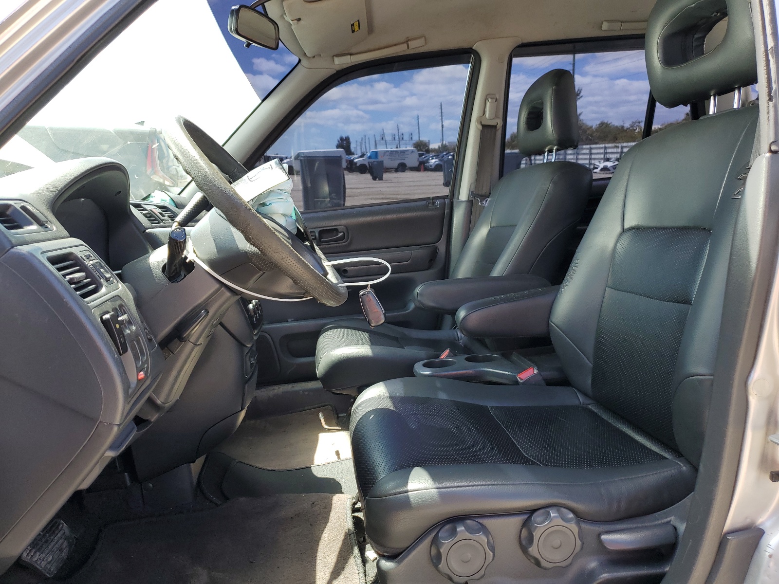 JHLRD2843YC009240 2000 Honda Cr-V Lx