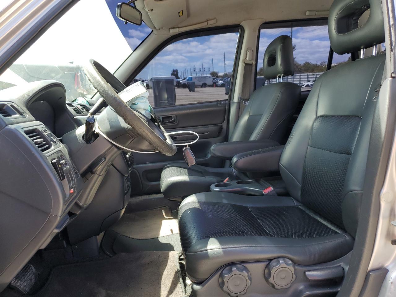 2000 Honda Cr-V Lx VIN: JHLRD2843YC009240 Lot: 61842194