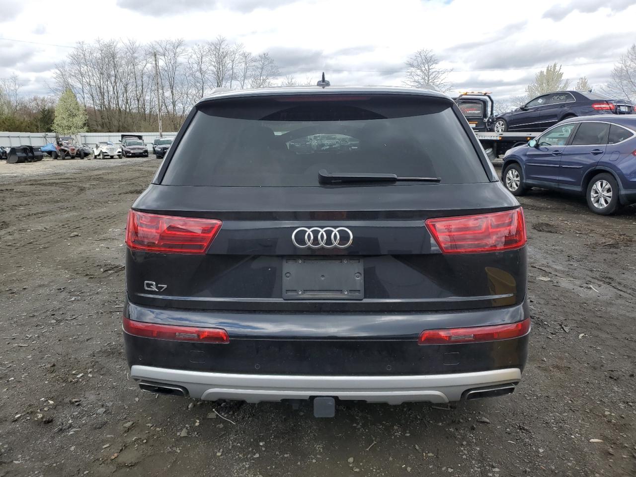 WA1LAAF73KD009088 2019 Audi Q7 Premium Plus