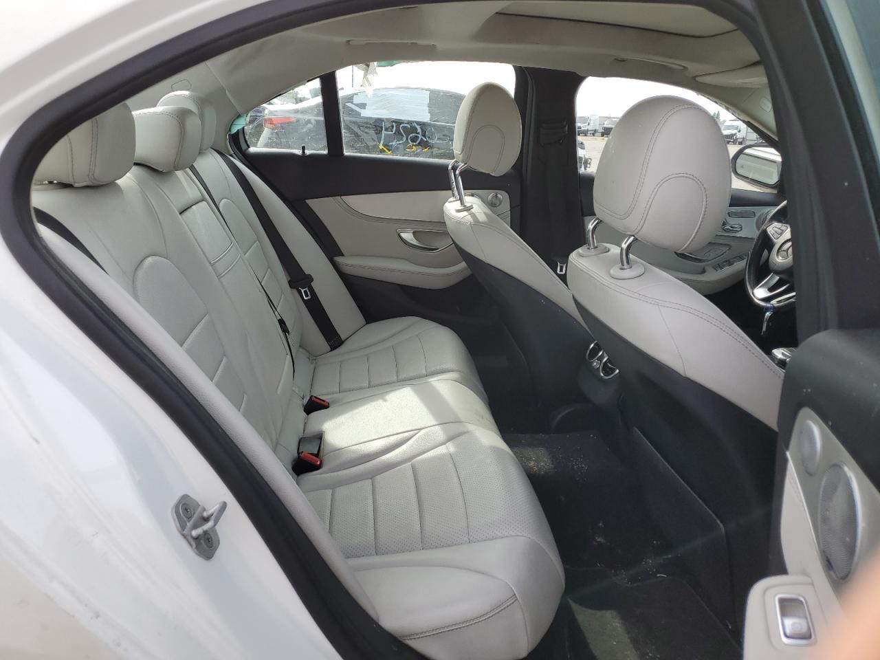 2016 Mercedes-Benz C 300 VIN: 55SWF4JB7GU122977 Lot: 51220624