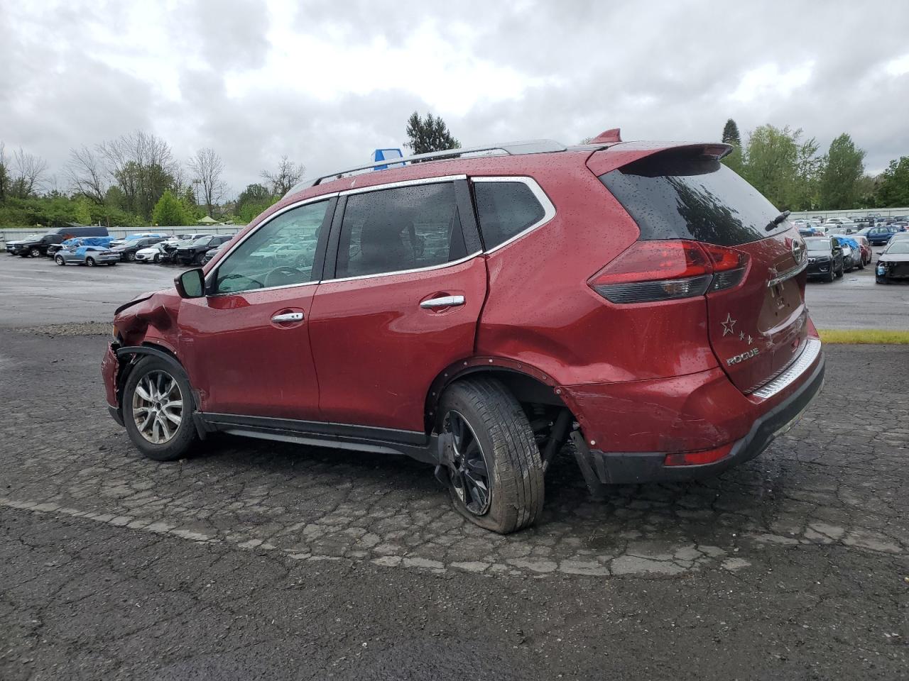 5N1AT2MV3JC792556 2018 NISSAN ROGUE - Image 2