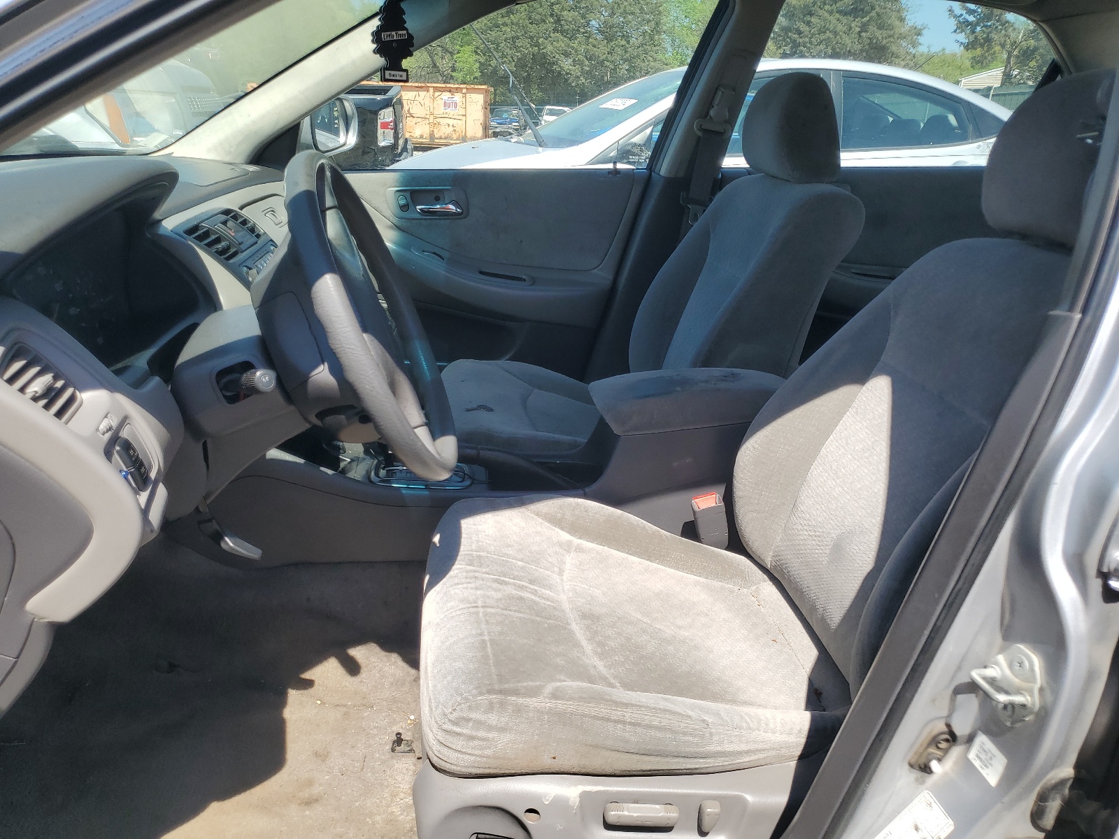 1HGCG16411A083010 2001 Honda Accord Lx