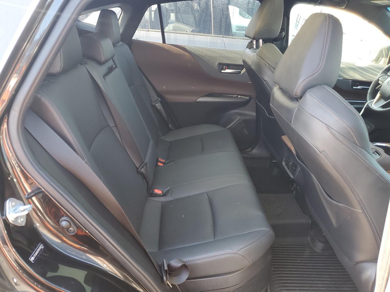 2021 Toyota Venza - Image 11