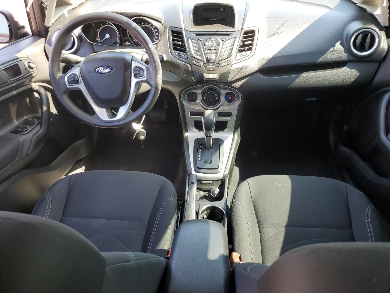 3FADP4EJ8KM103520 2019 Ford Fiesta Se