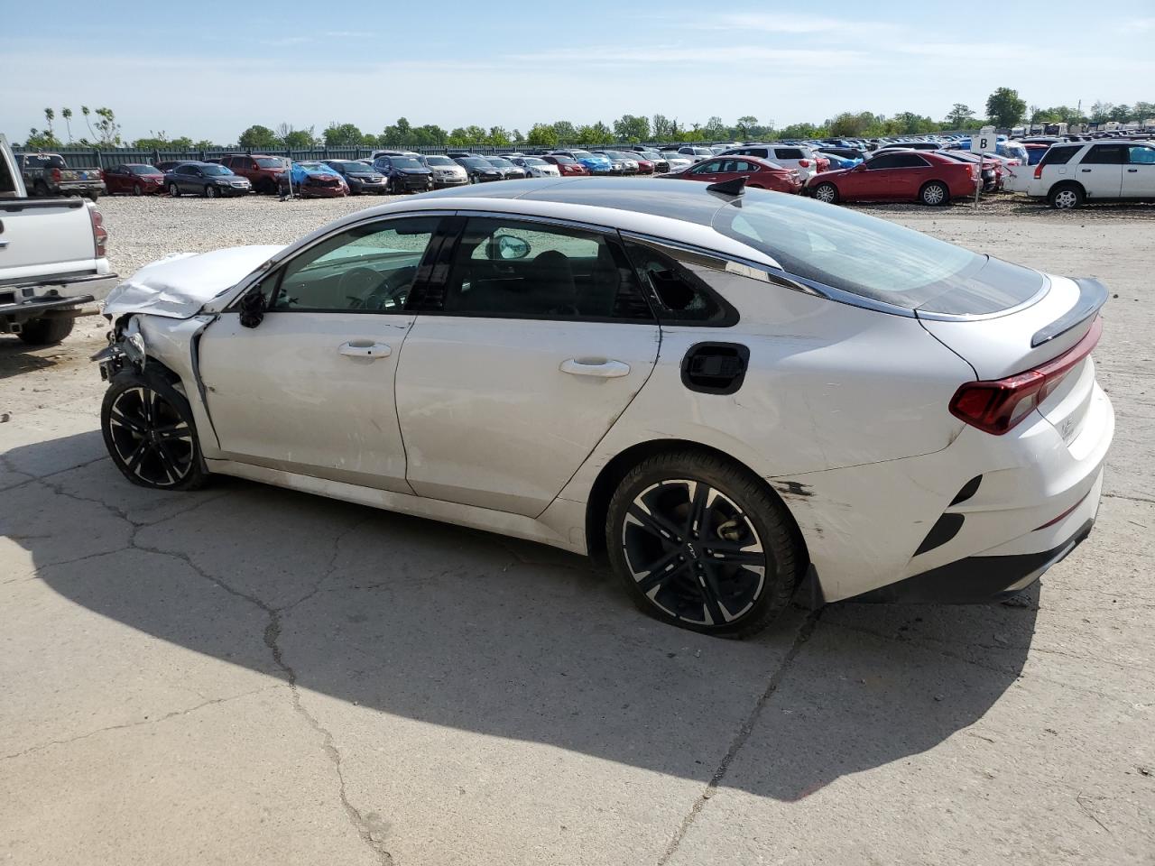 2024 Kia K5 - Image 2